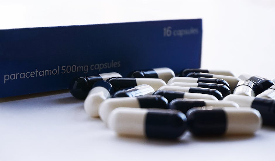 Paracetamol capsules in black and white, ideal for medical and pharmaceutical content.